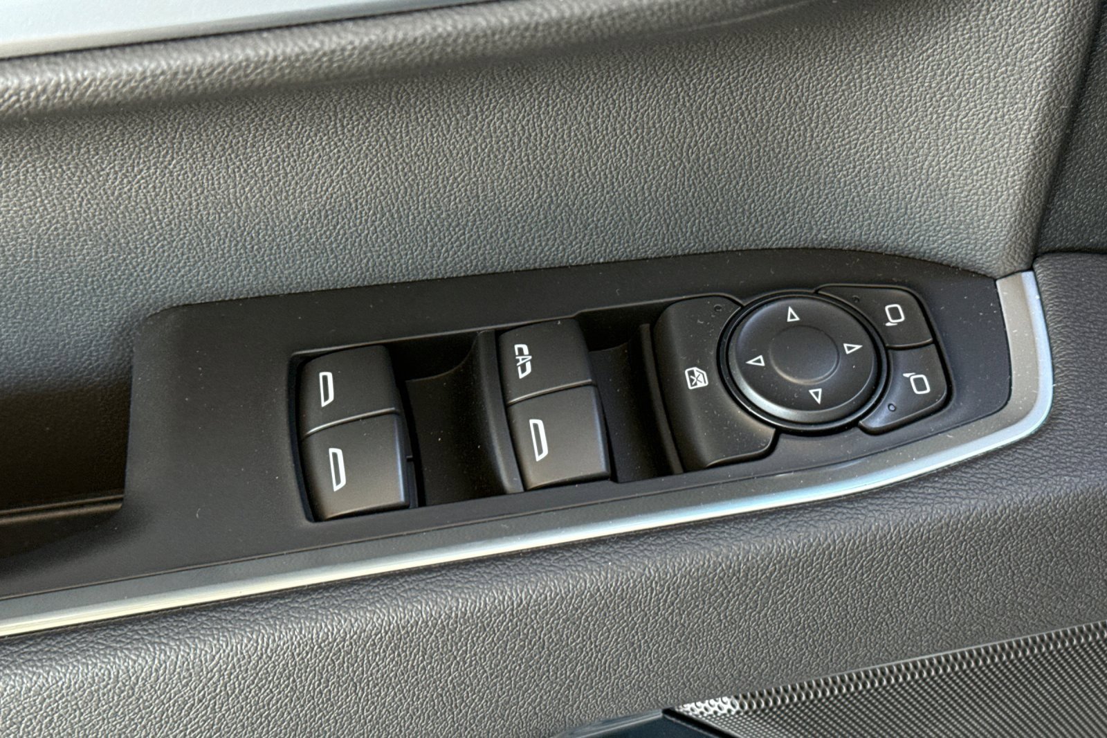 Used 2026 GMC Sierra 1500 SLE image 13
