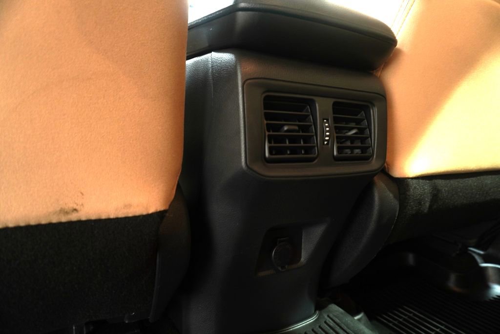 Used 2019 Toyota RAV4 LE AWD/4WD image 14