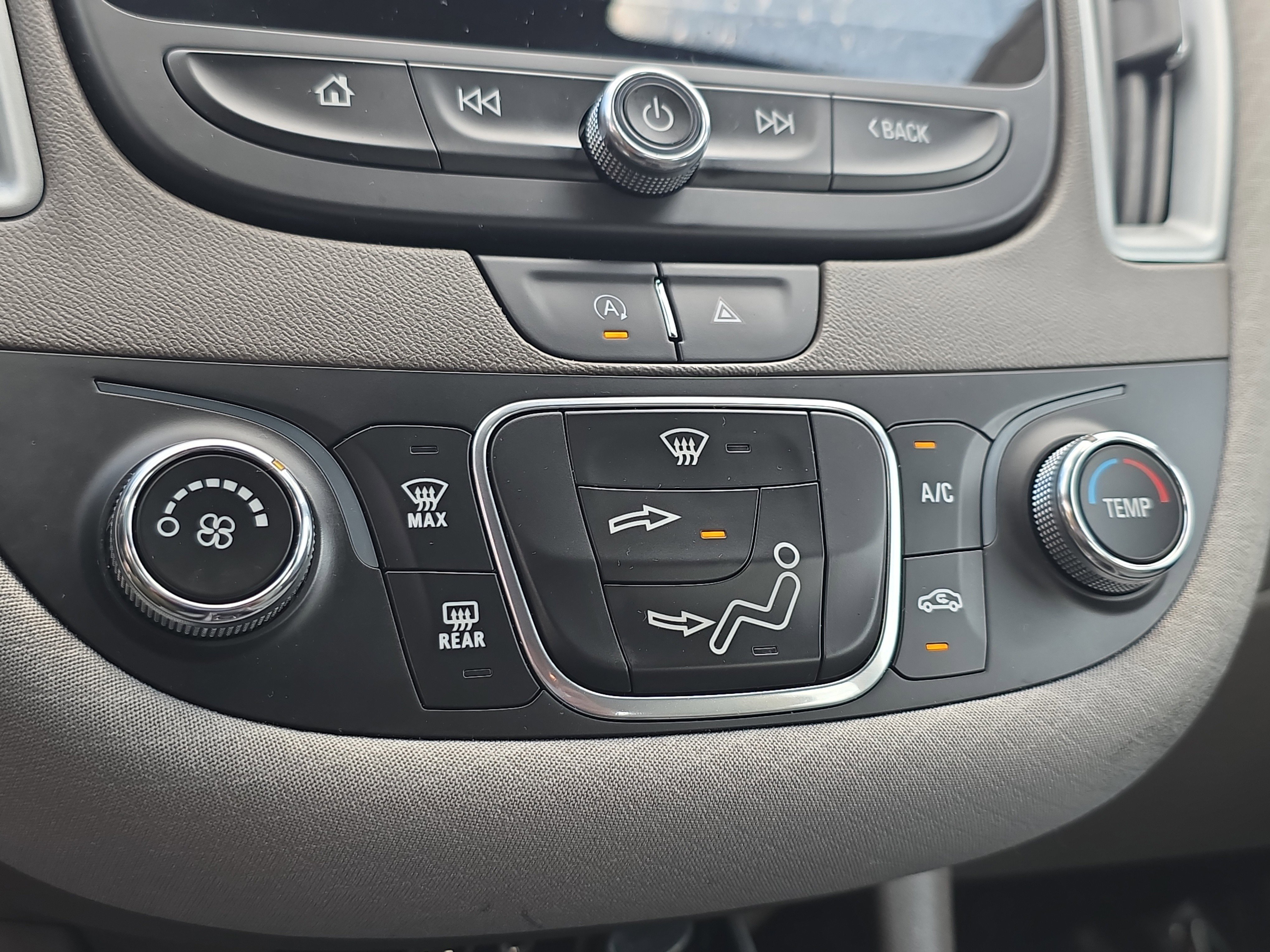 Used 2023 Chevrolet Malibu LS image 32