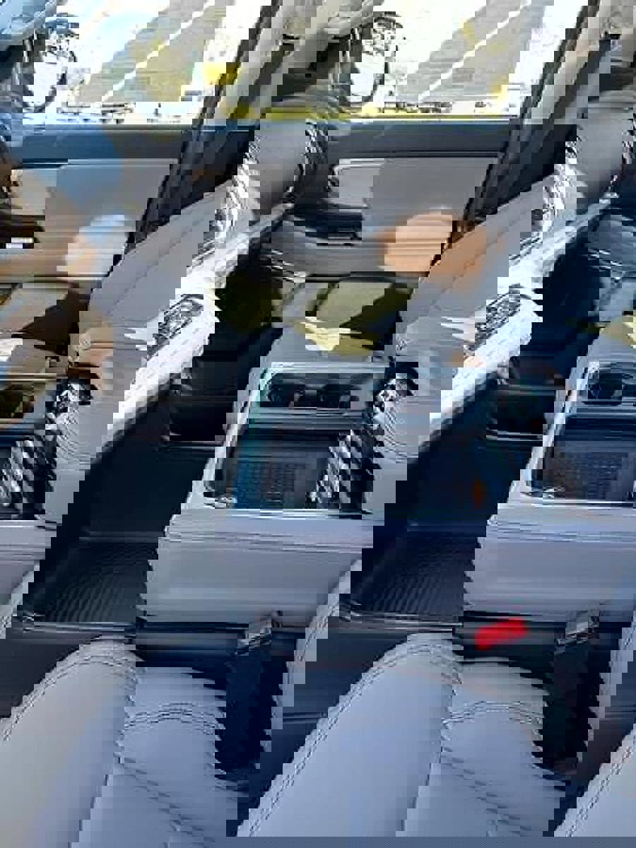 New 2025 Ford Expedition Active image 27