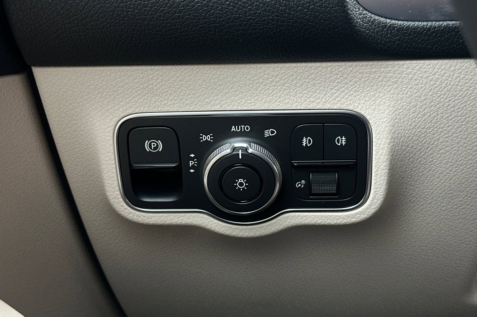 New 2026 Mercedes-Benz GLB 250 image 28