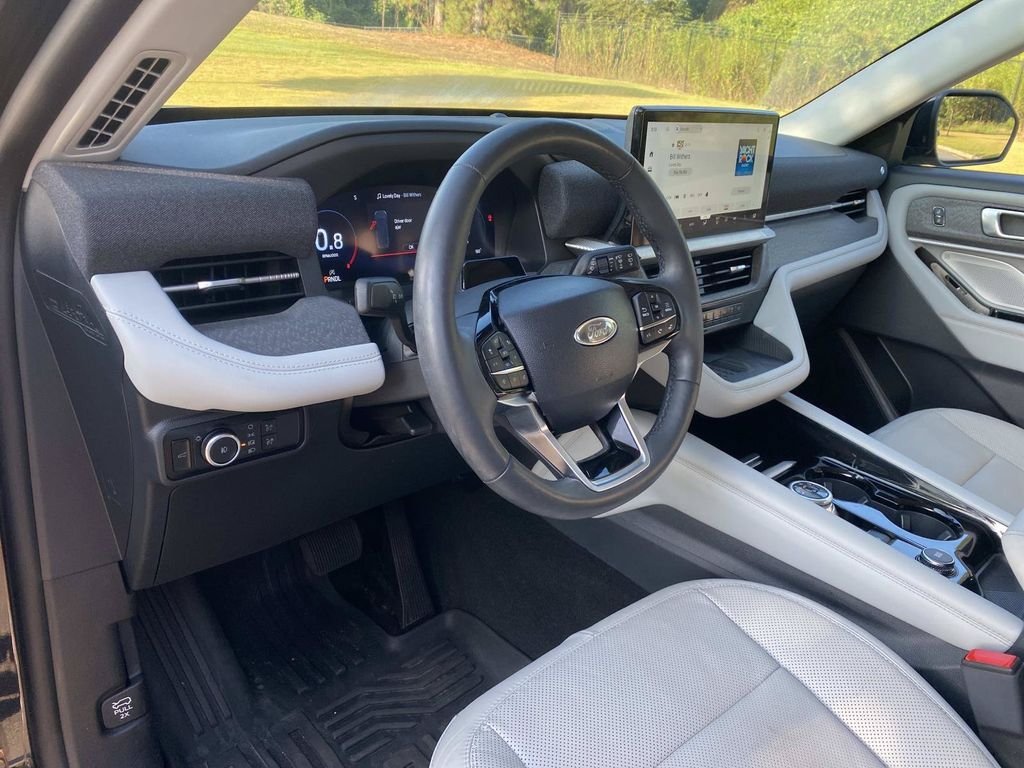 Used 2025 Ford Explorer Platinum w/ Ultimate Package AWD/4WD image 25