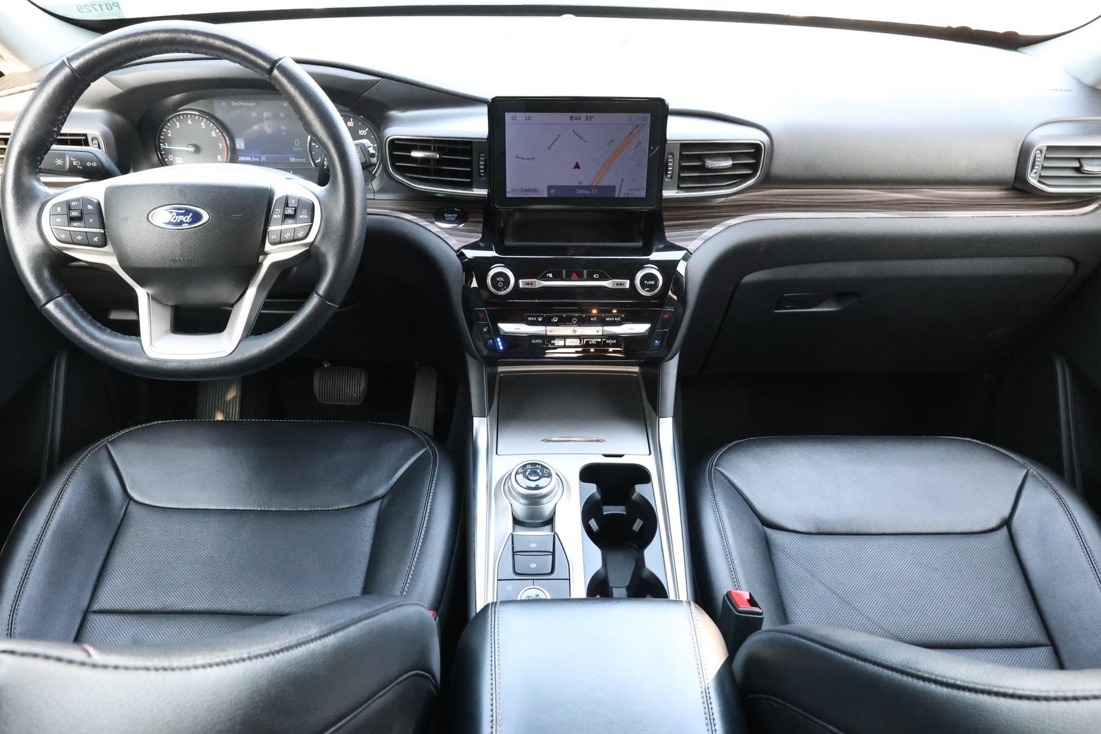Used 2023 Ford Explorer Limited AWD/4WD image 2
