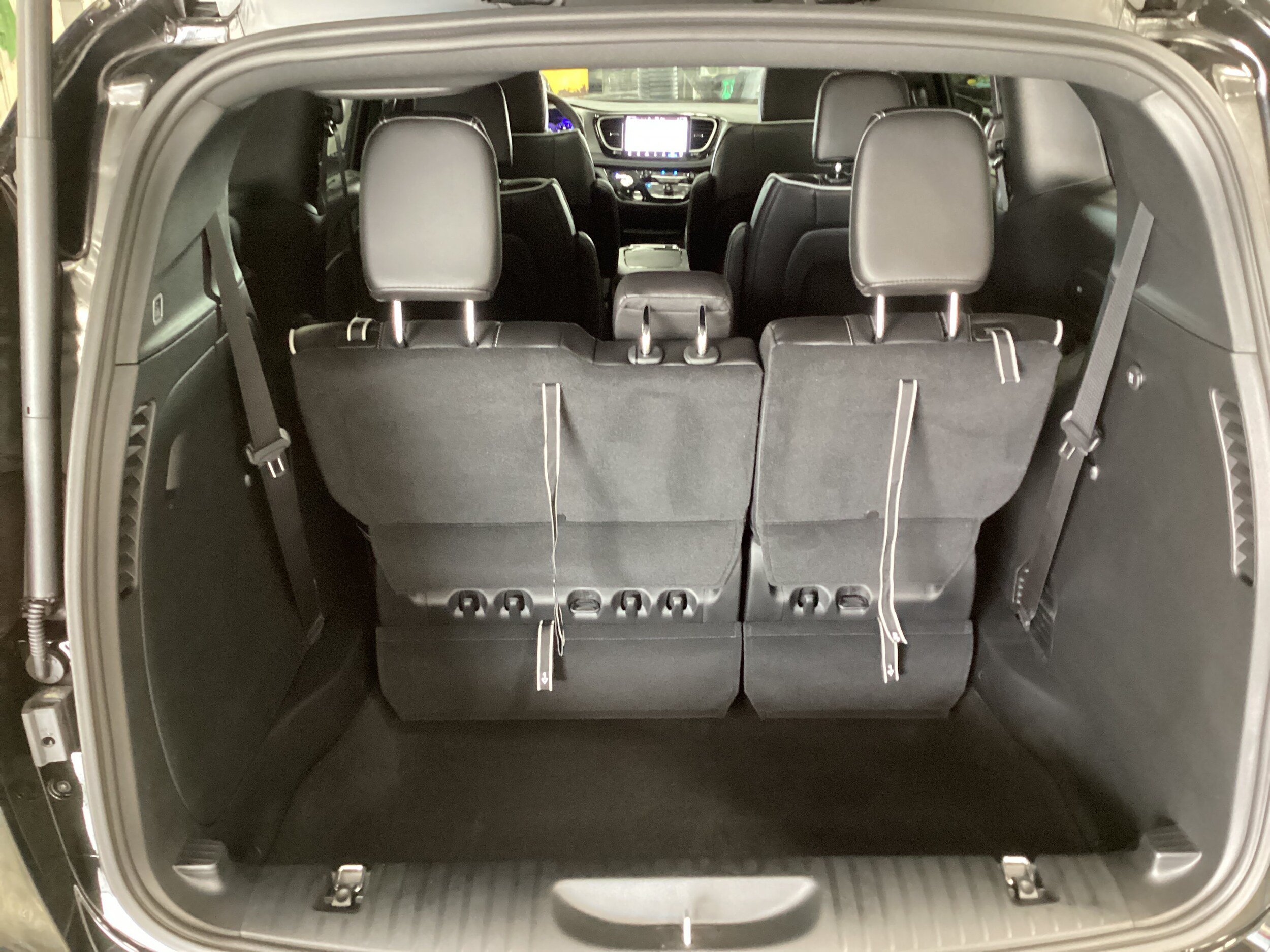 New 2027 Chrysler Pacifica Limited AWD/4WD image 5