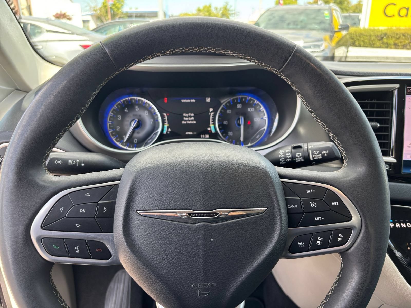 Used 2022 Chrysler Pacifica Touring-L FWD image 29