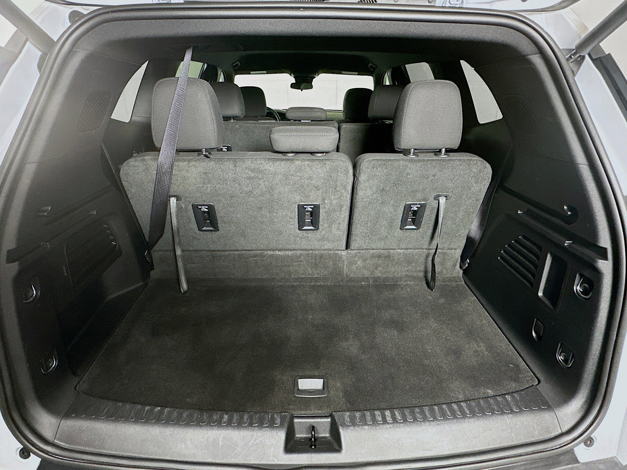 Used 2025 GMC Acadia Elevation image 30