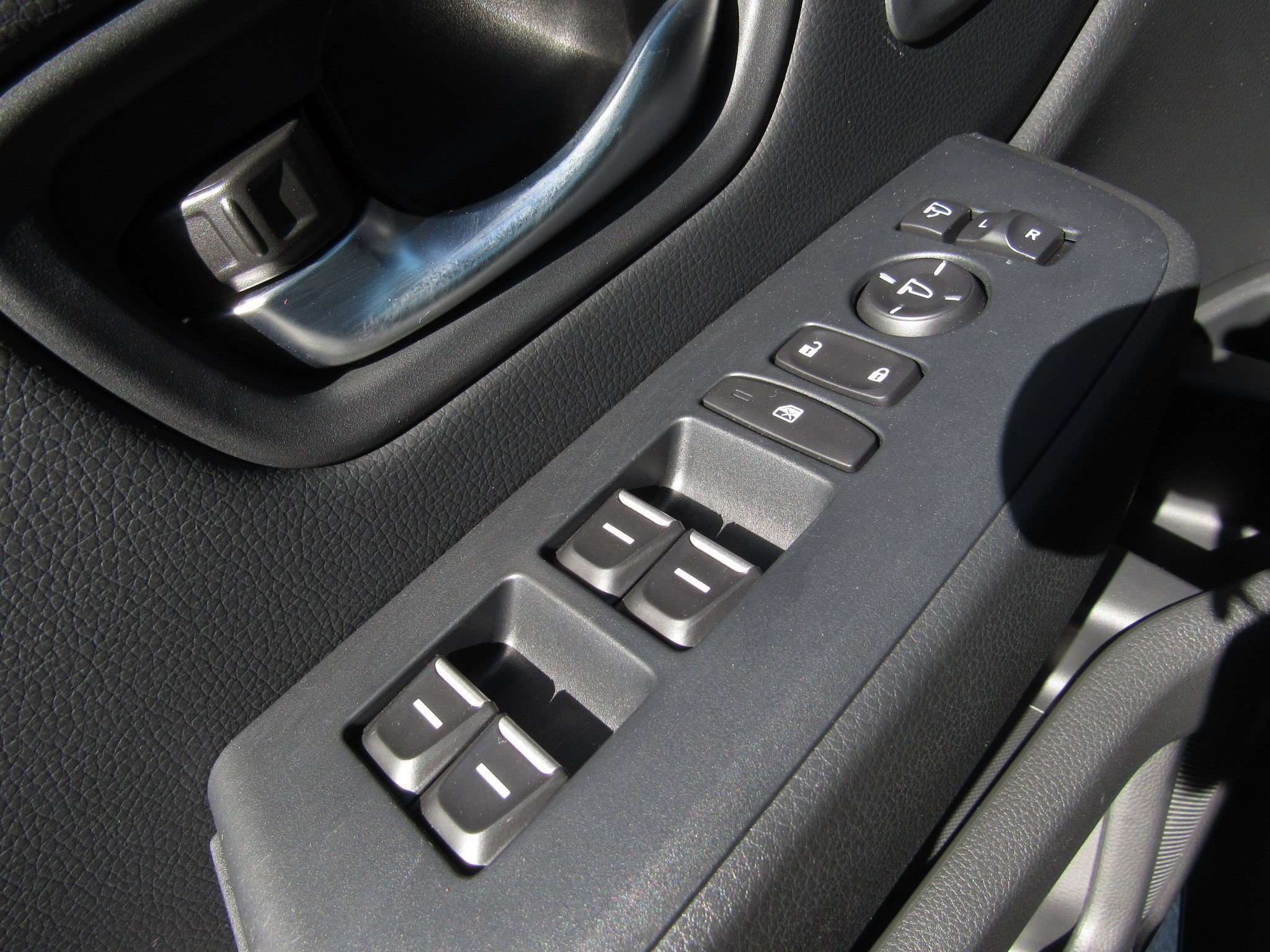 Used 2025 Honda Pilot Black Edition image 24