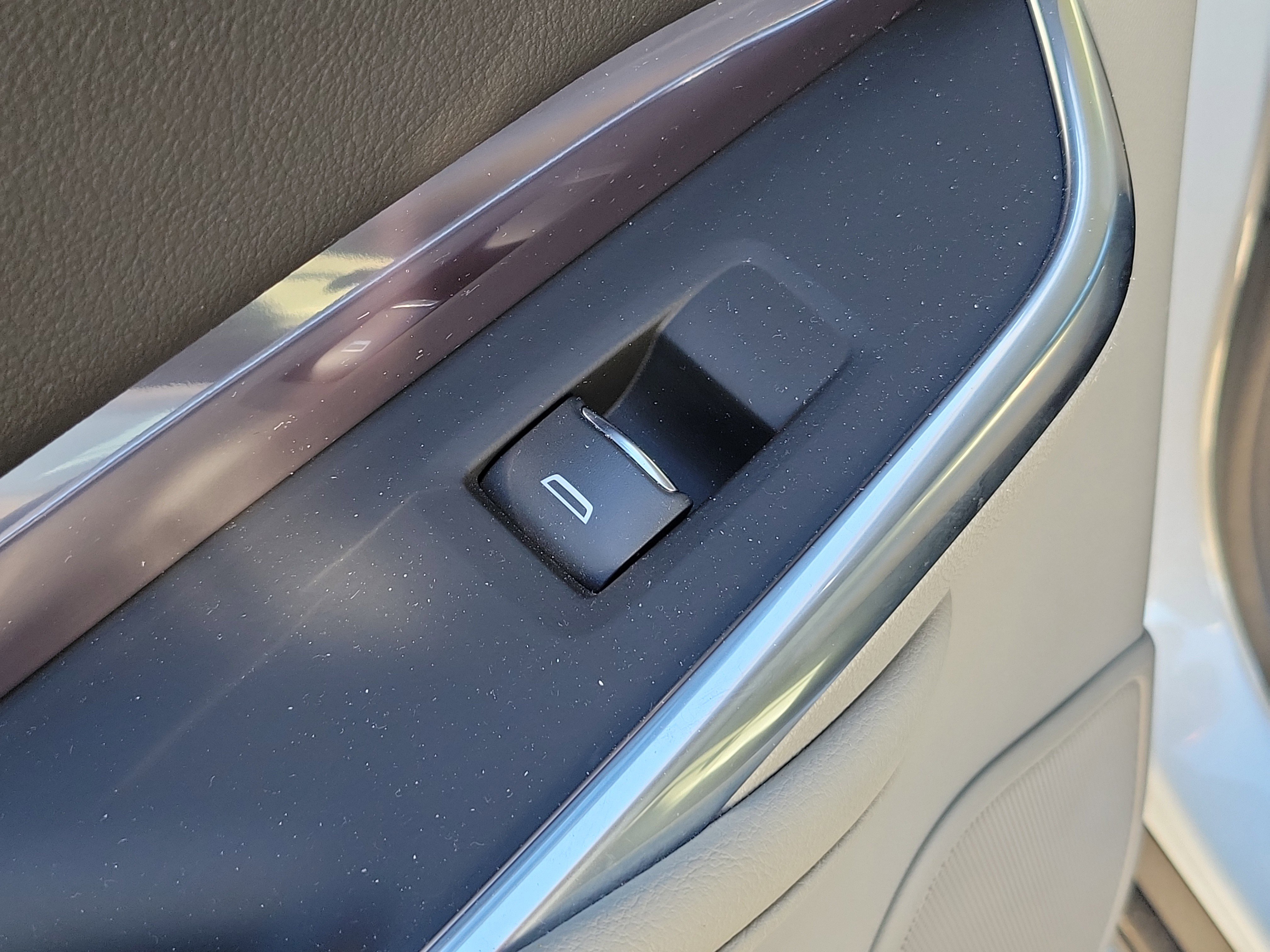 Used 2021 Cadillac XT4 Luxury w/ Driver Awareness Package image 19