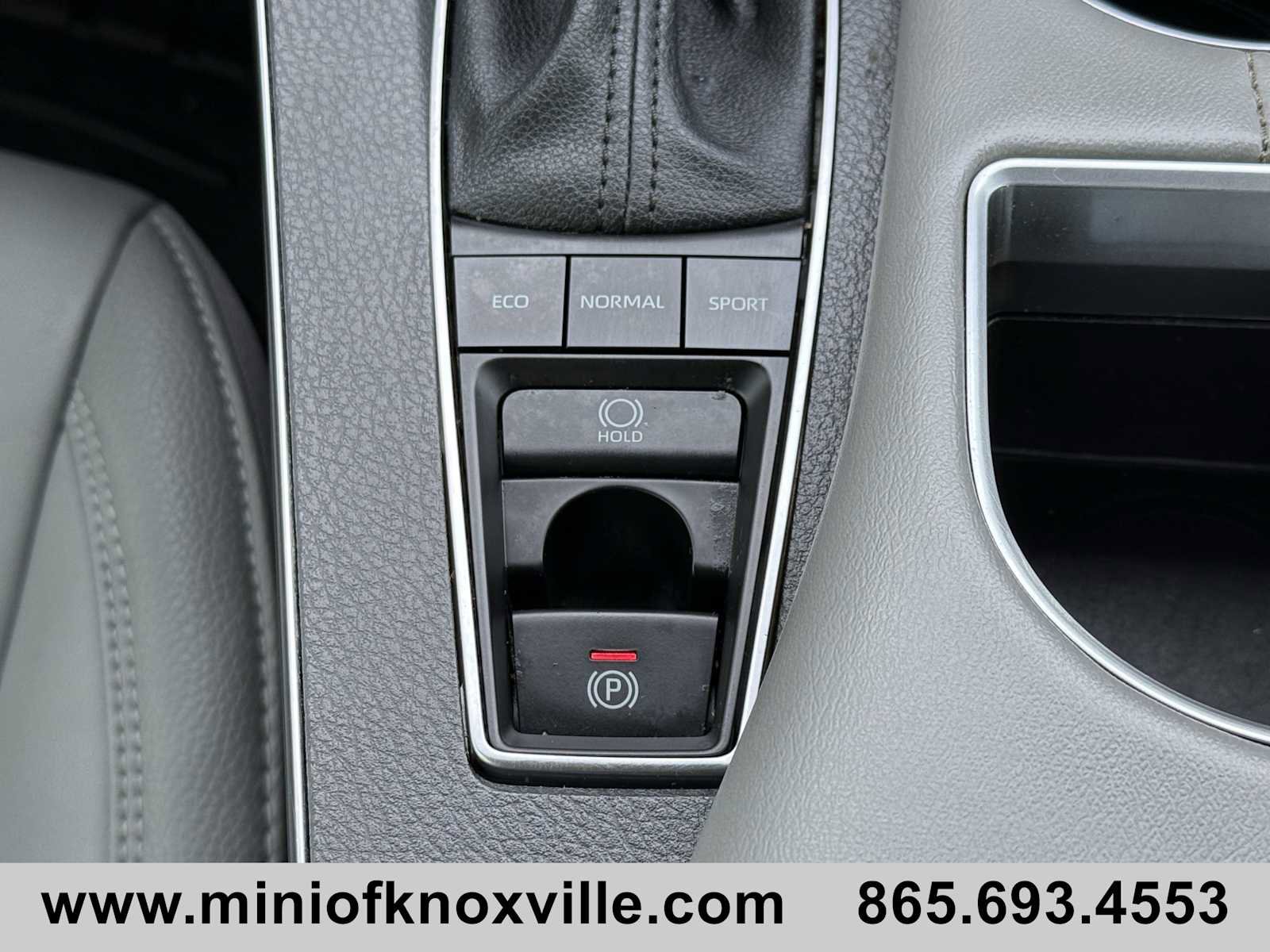 Used 2022 Toyota Avalon XLE image 17