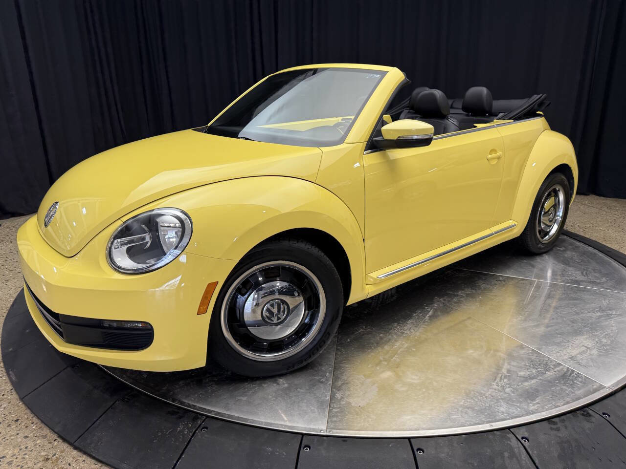 Used 2013 Volkswagen Beetle 2.5 image 2