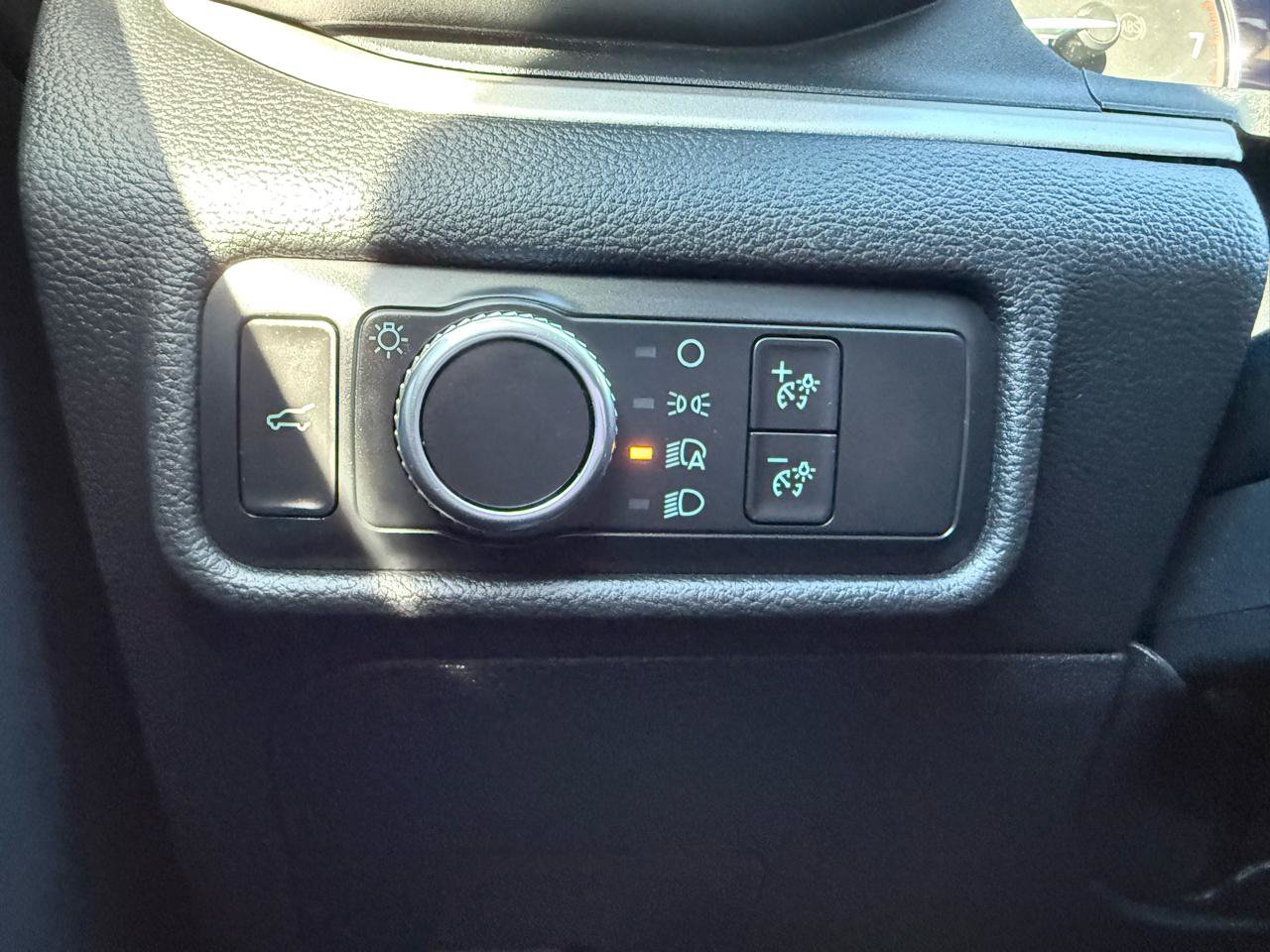 Used 2020 Ford Explorer XLT RWD image 27