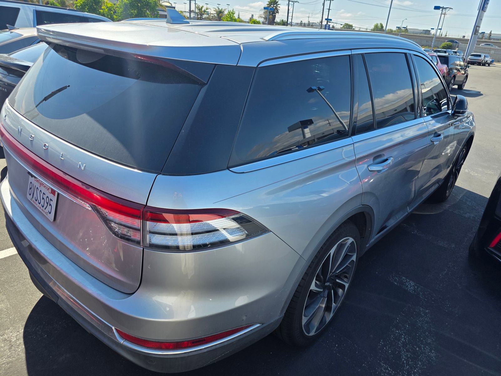Used 2020 Lincoln Aviator Reserve AWD/4WD image 4
