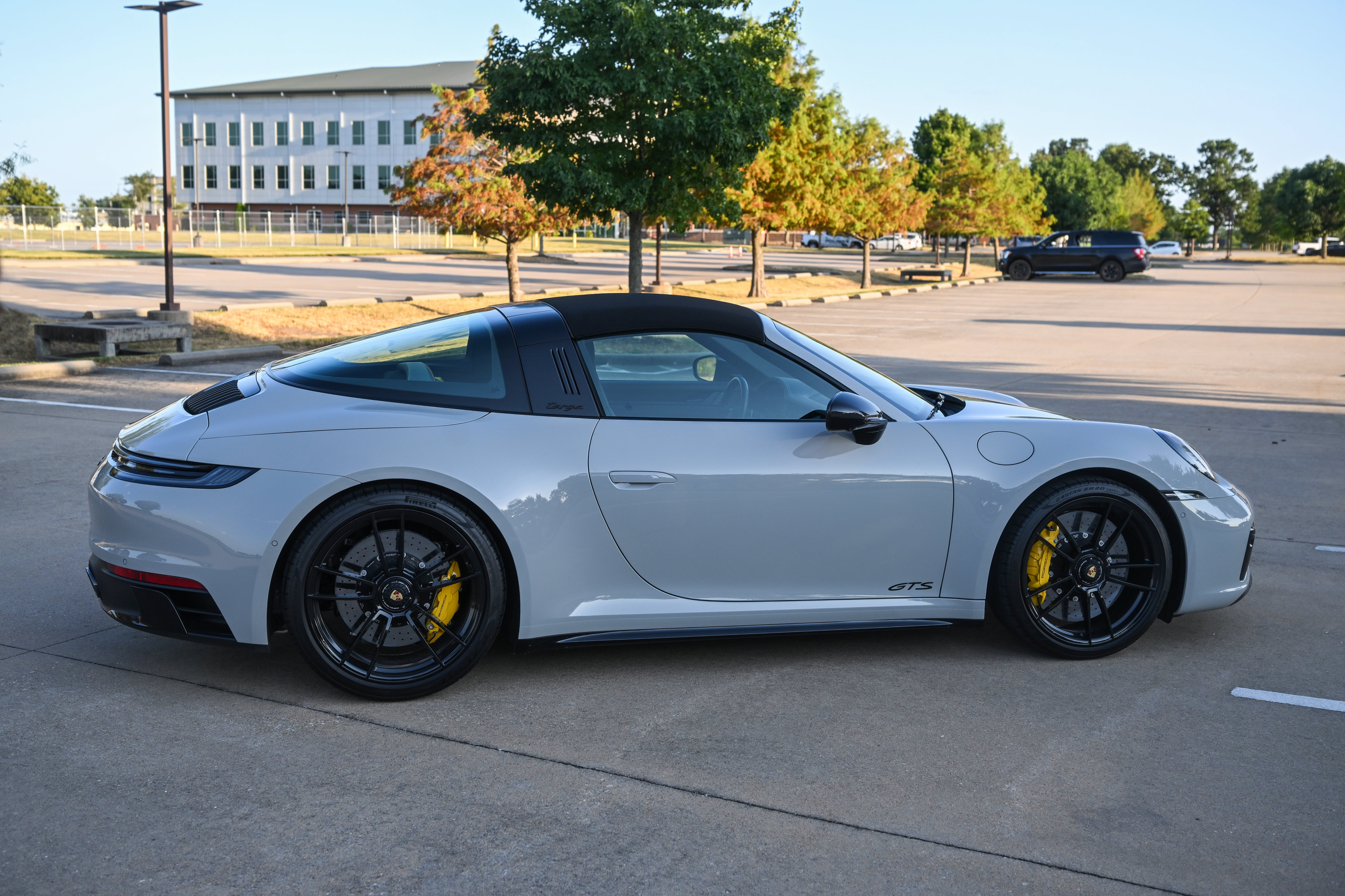 Used 2022 Porsche 911 AWD/4WD image 17