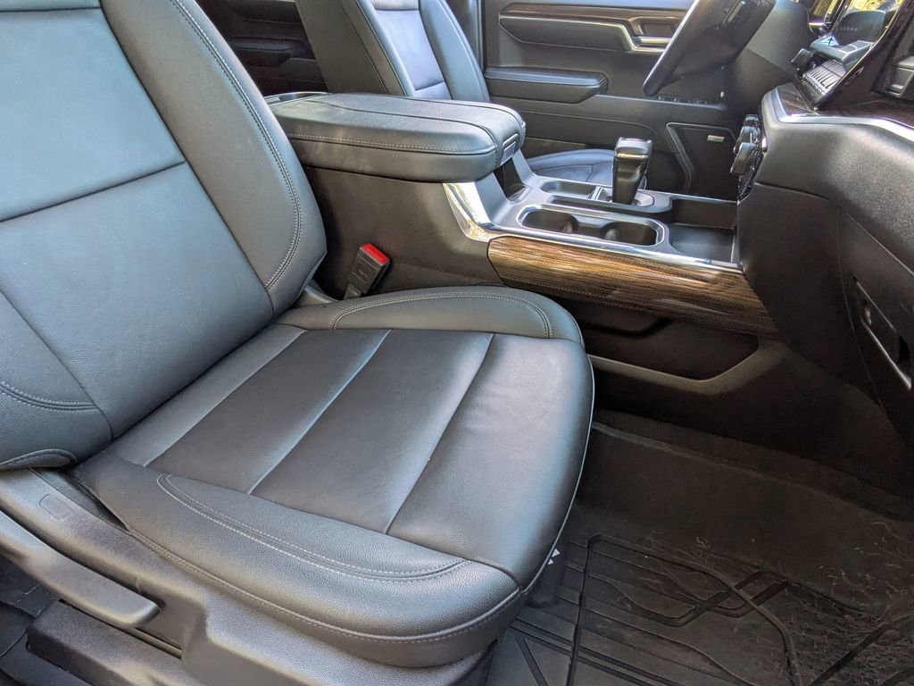 Used 2024 Chevrolet Silverado 1500 RST w/ Dark Appearance Package image 32