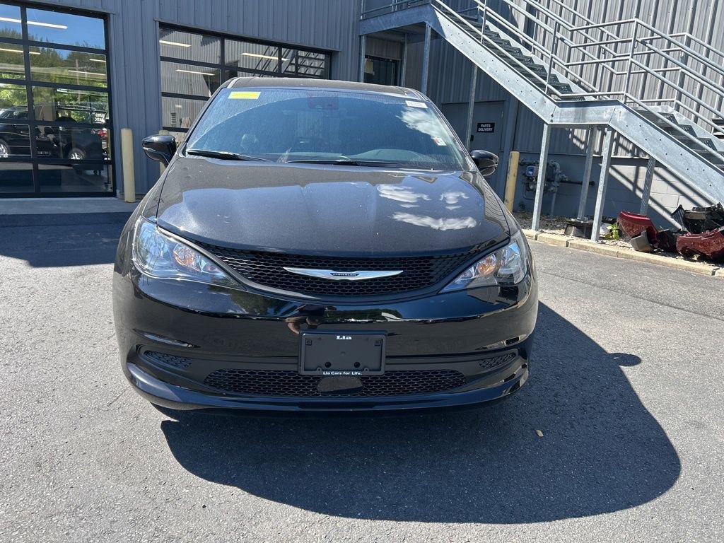 New 2026 Chrysler Voyager LX image 10