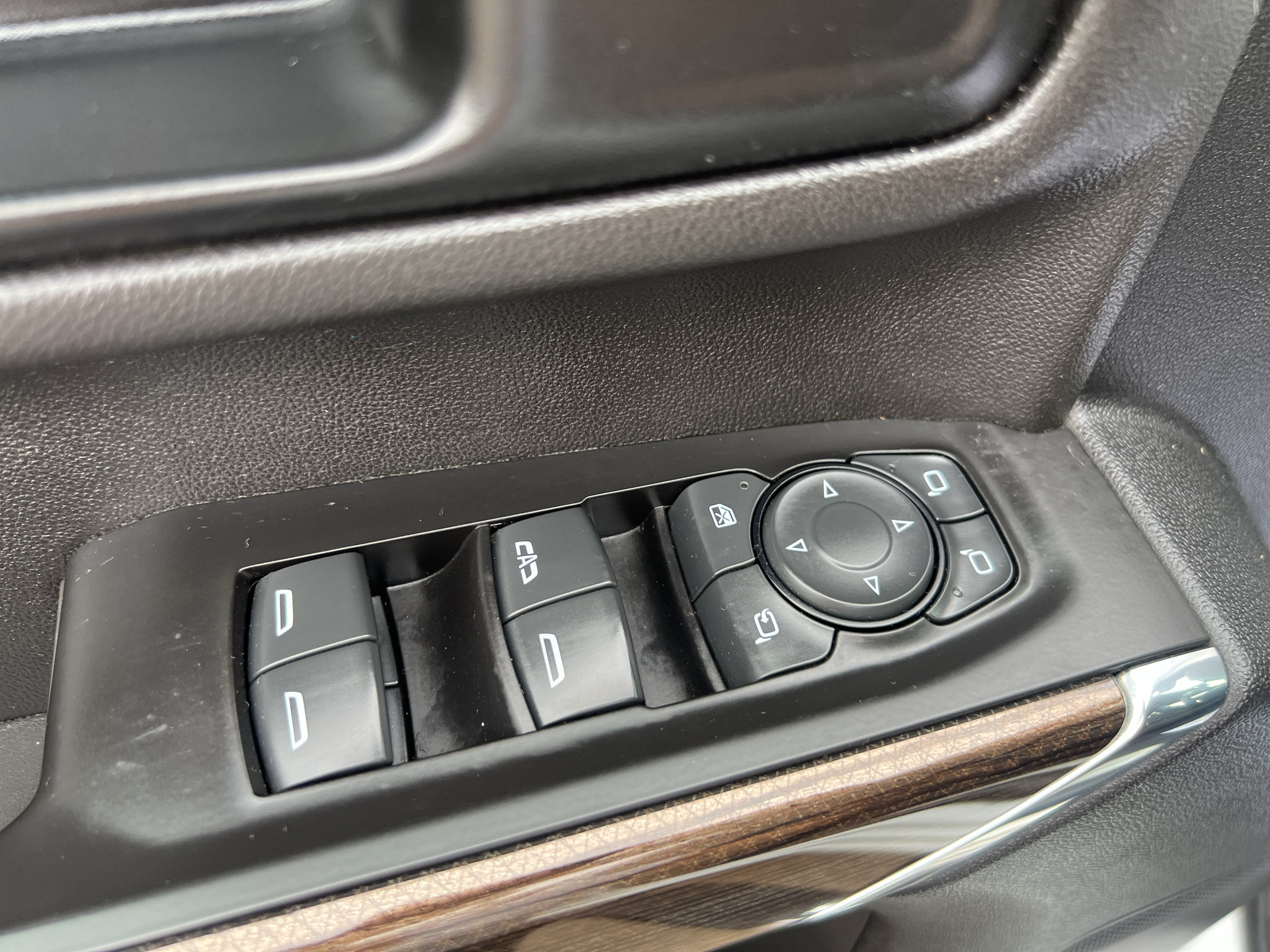 Used 2021 Chevrolet Silverado 2500 LT AWD/4WD image 22