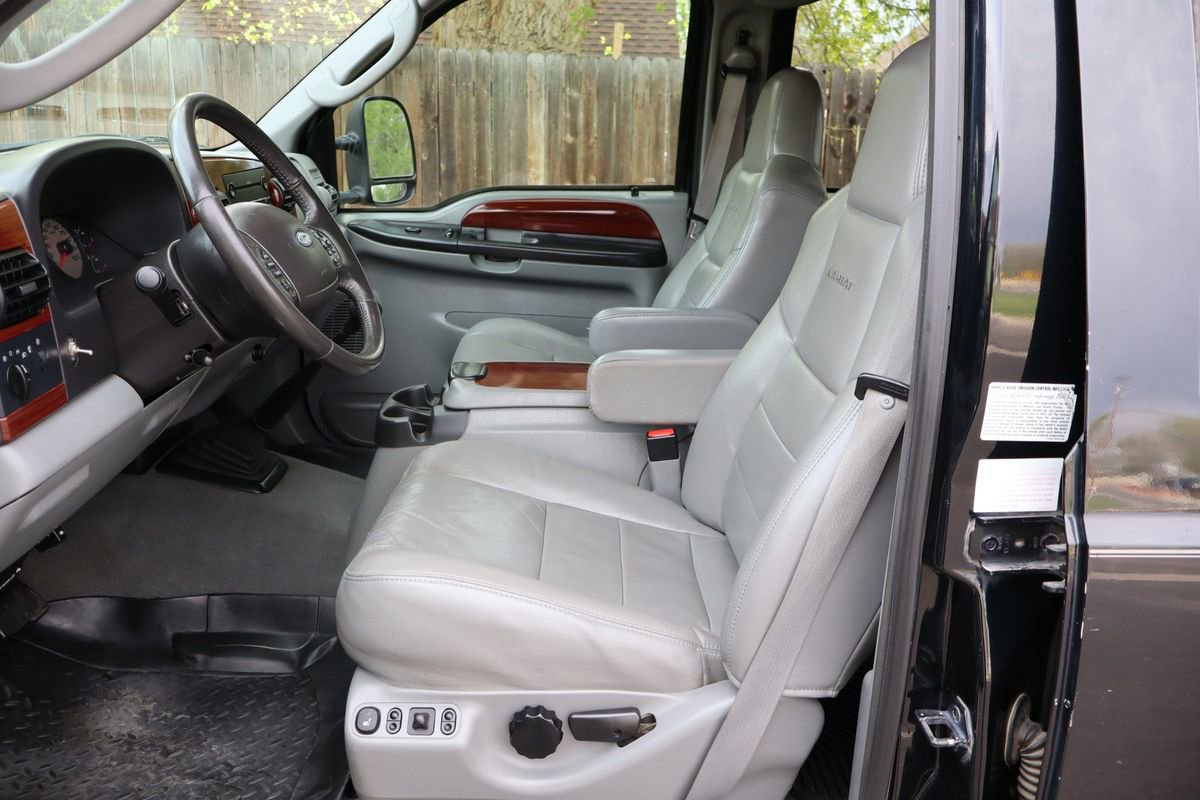 Used 2005 Ford F350 Lariat image 19