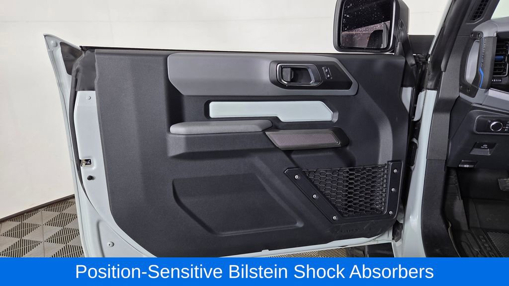 Used 2022 Ford Bronco Black Diamond w/ Sasquatch Package image 14