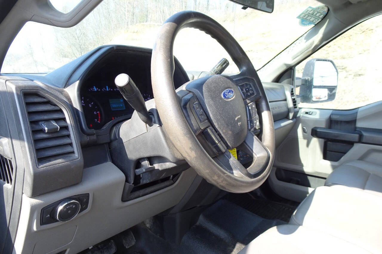 Used 2018 Ford F250 XL w/ Power Equipment Group image 16