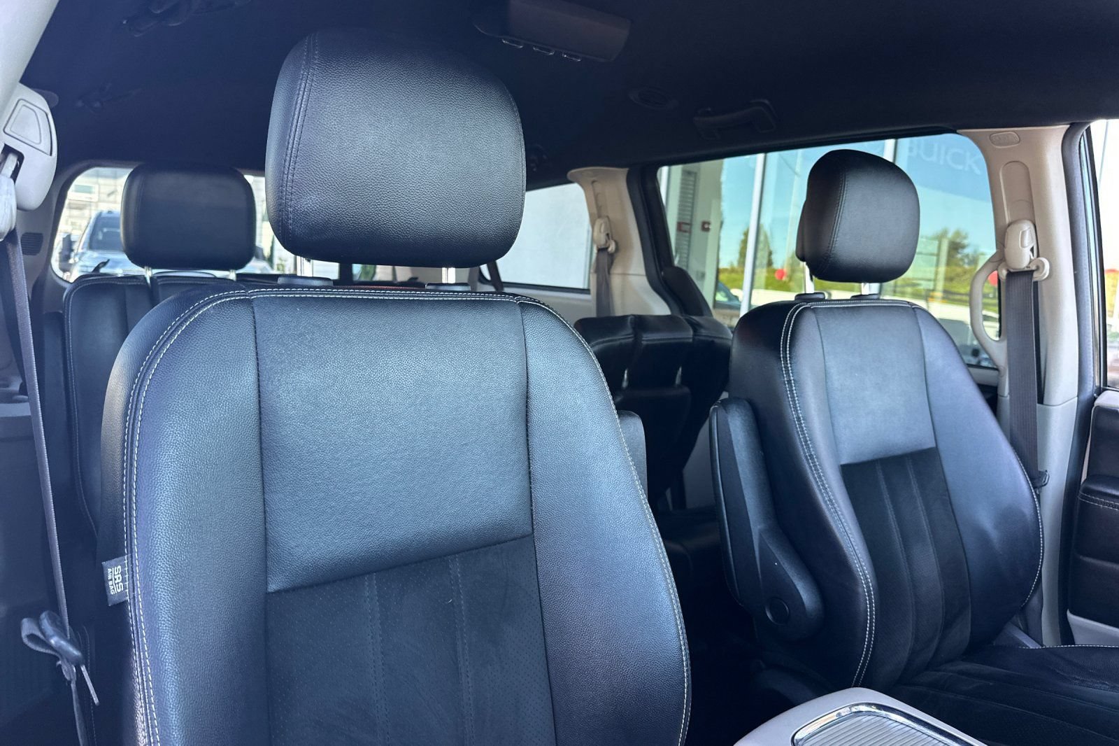 Used 2017 Dodge Grand Caravan SXT FWD image 15