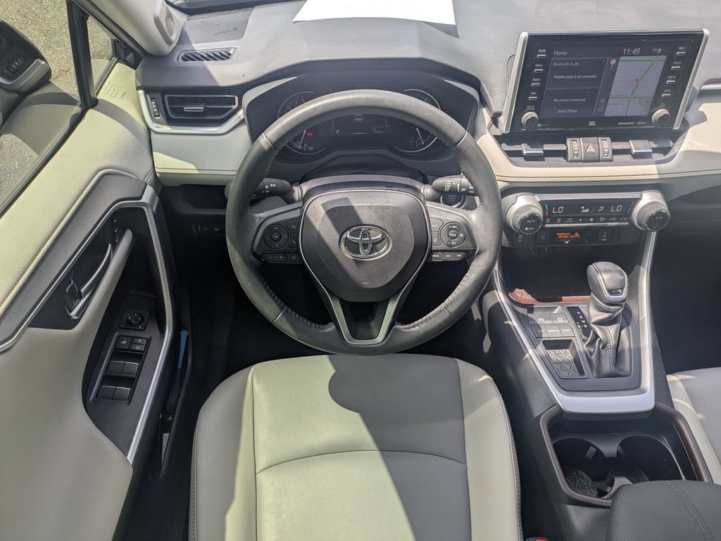 Used 2020 Toyota RAV4 Limited FWD image 24