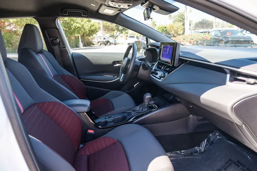 Used 2025 Toyota Corolla SE w/ Convenience Package FWD image 15
