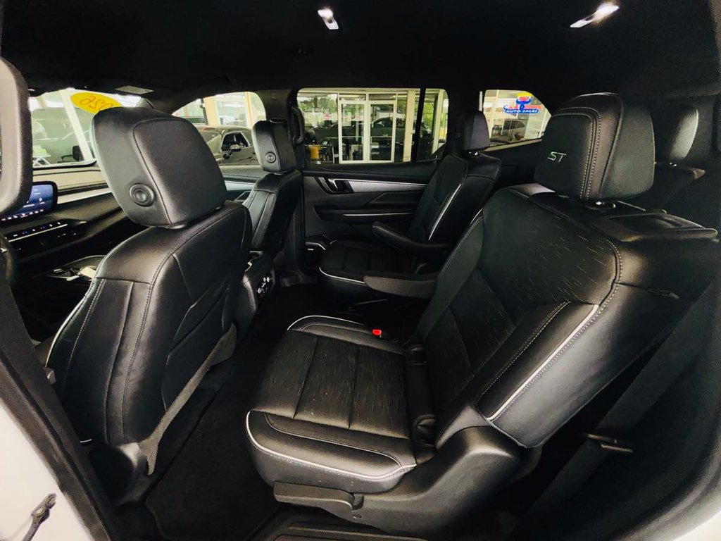 Used 2026 Buick Enclave Sport Touring FWD image 39