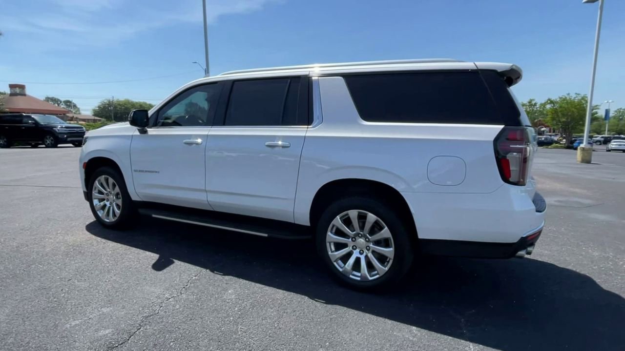 Used 2023 Chevrolet Suburban Premier AWD/4WD image 6