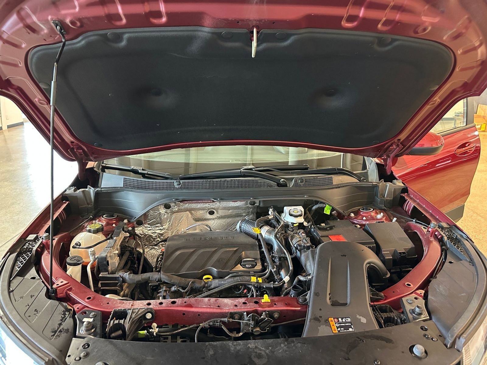 Used 2025 Chevrolet Trax LT FWD image 31
