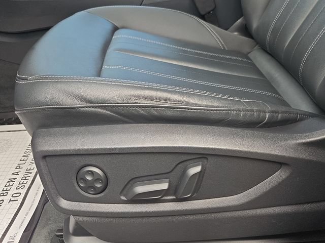 Used 2023 Audi Q5 2.0T Premium w/ Convenience Package AWD/4WD image 12