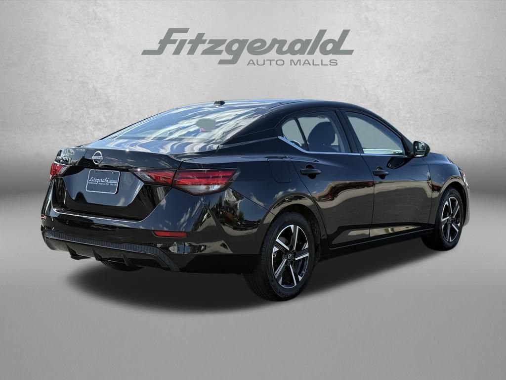 Used 2025 Nissan Sentra SV FWD image 9