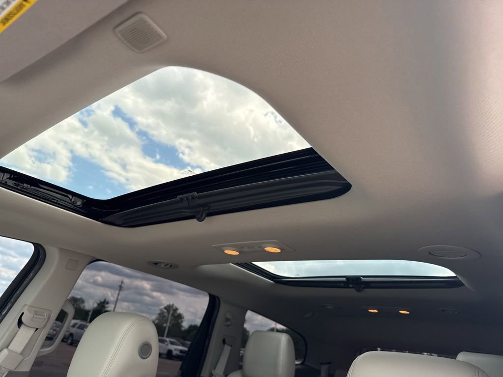 Used 2017 Chevrolet Traverse Premier FWD image 18