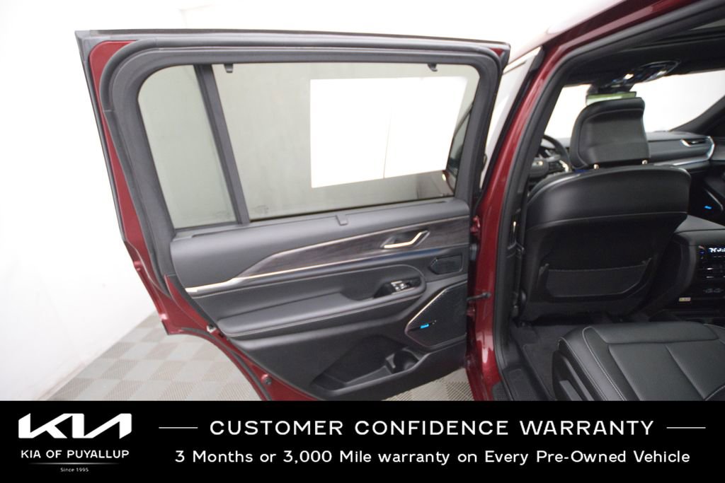 Used 2021 Jeep Grand Cherokee L Overland w/ Luxury Tech Group IV image 11