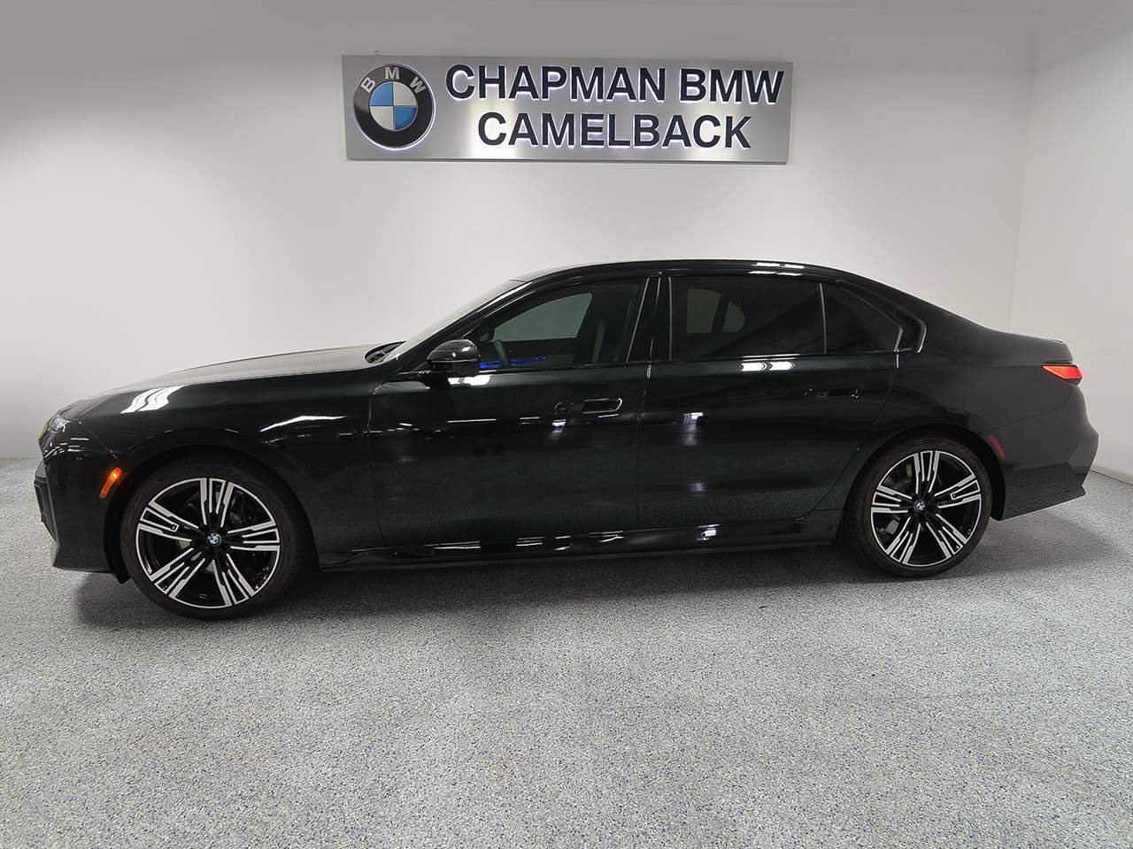 New 2026 BMW 750e xDrive AWD/4WD image 3