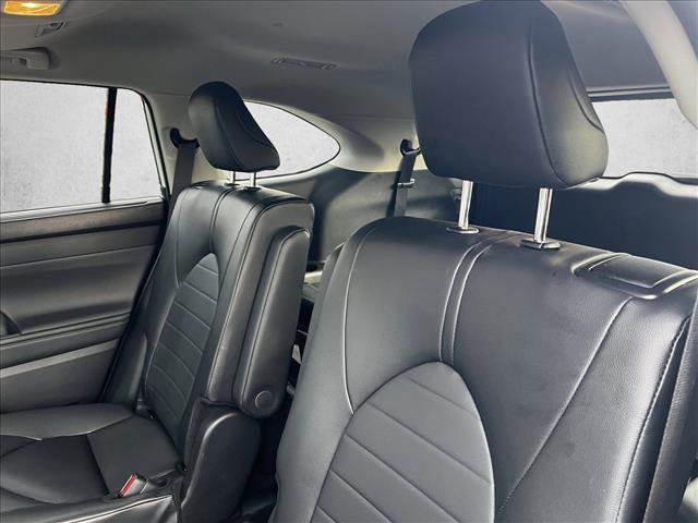 Certified 2025 Toyota Highlander XLE image 20