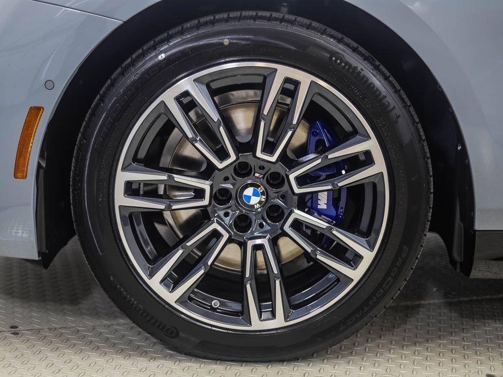 New 2026 BMW 530i xDrive w/ M Sport Package image 2