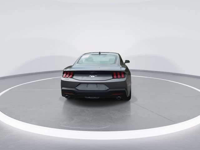 Used 2025 Ford Mustang Coupe RWD image 10