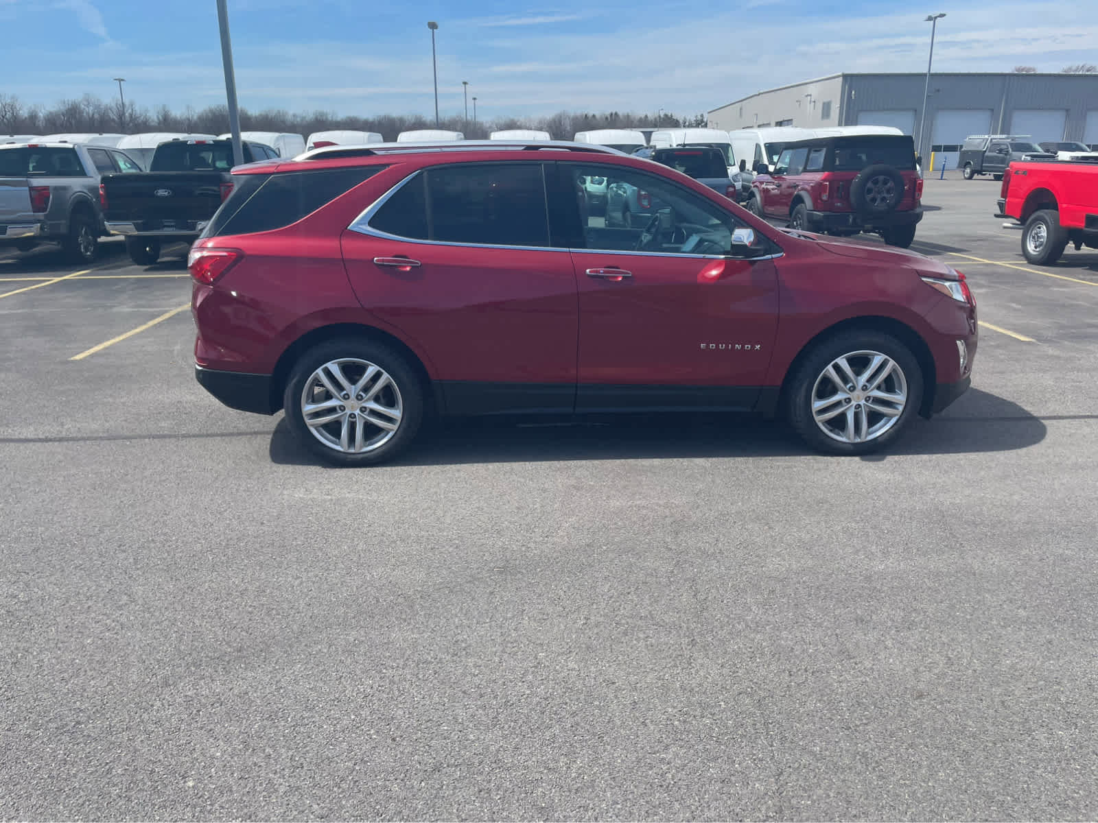 Used 2021 Chevrolet Equinox Premier w/ Premier True North Edition image 4