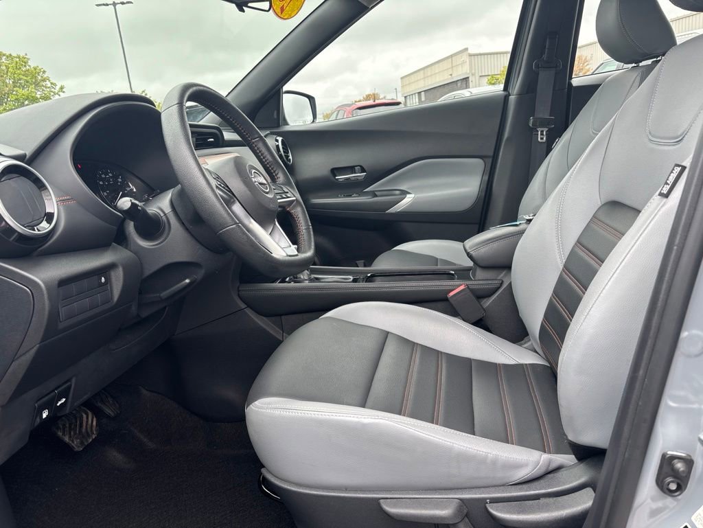 Used 2024 Nissan Kicks SR w/ SR Premium Package FWD image 9