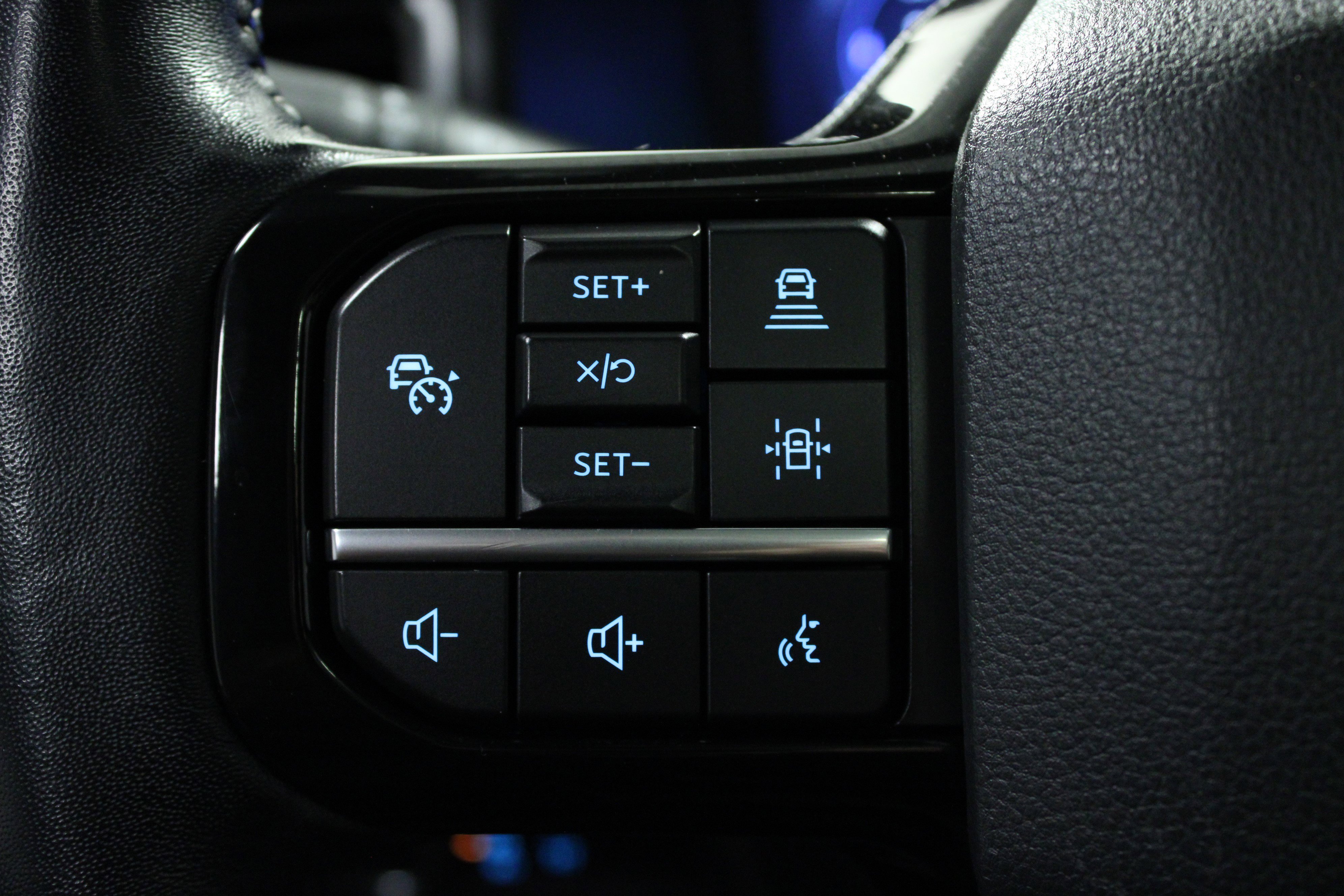 Used 2022 Ford F150 Lightning Platinum image 21