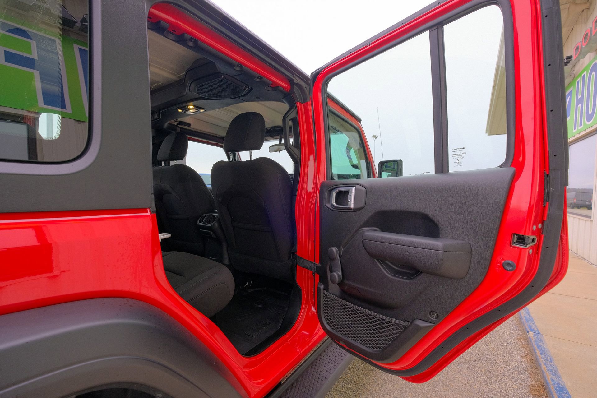 Used 2022 Jeep Wrangler Unlimited Sport image 19