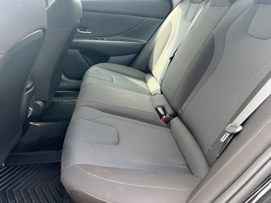 Used 2026 Hyundai Elantra SE FWD image 11