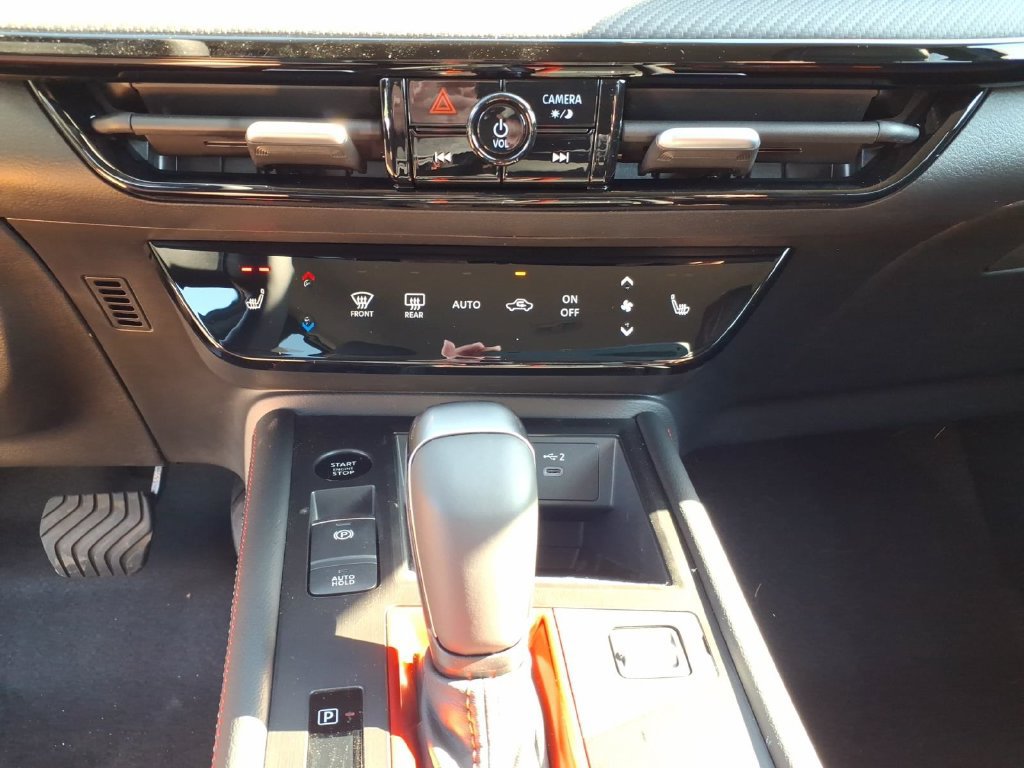 New 2026 Nissan Kicks SR w/ Cold Weather Package AWD/4WD image 21