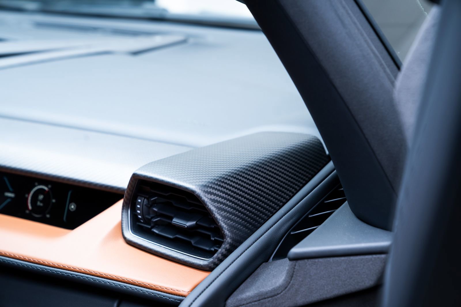 Used 2025 Lamborghini Revuelto AWD/4WD image 43