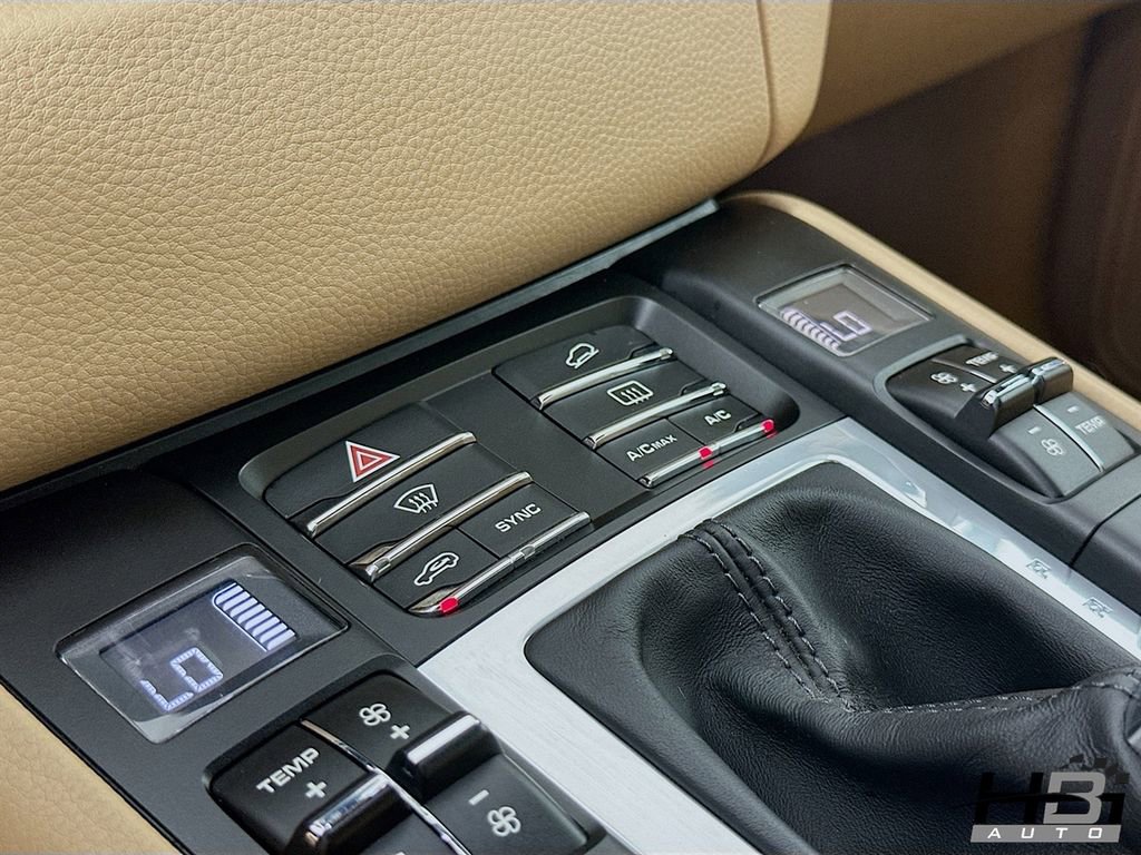 Used 2018 Porsche Macan AWD/4WD image 13