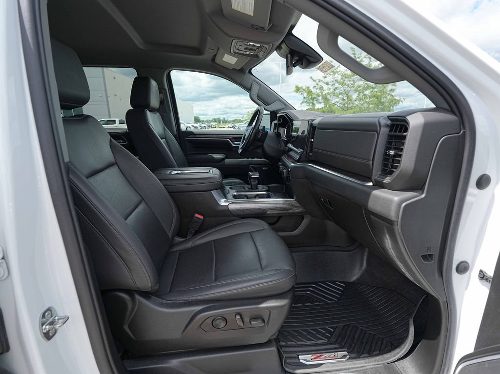 Used 2022 Chevrolet Silverado 1500 LTZ AWD/4WD image 23
