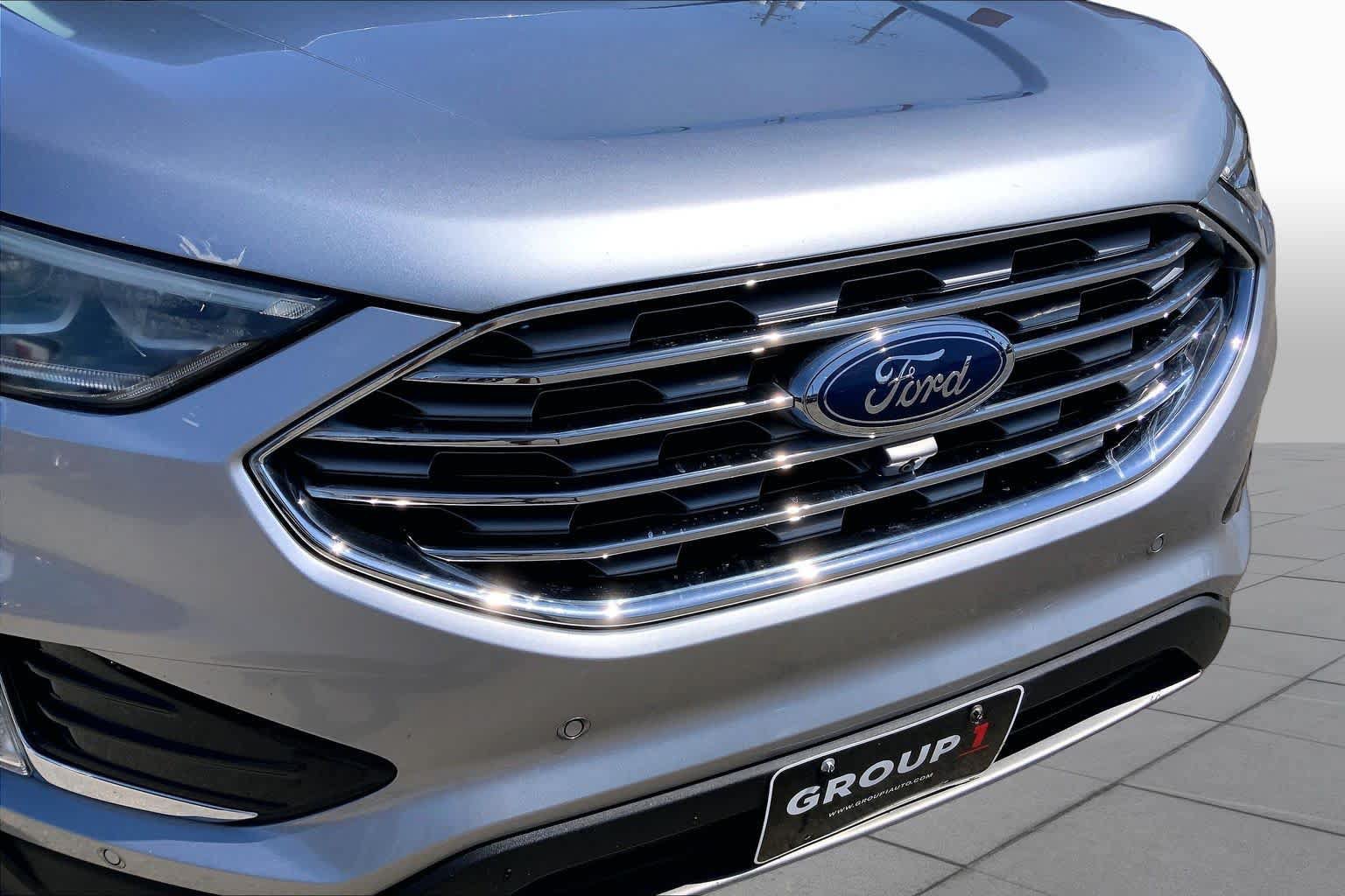 Used 2022 Ford Edge Titanium w/ Equipment Group 301A AWD/4WD image 30
