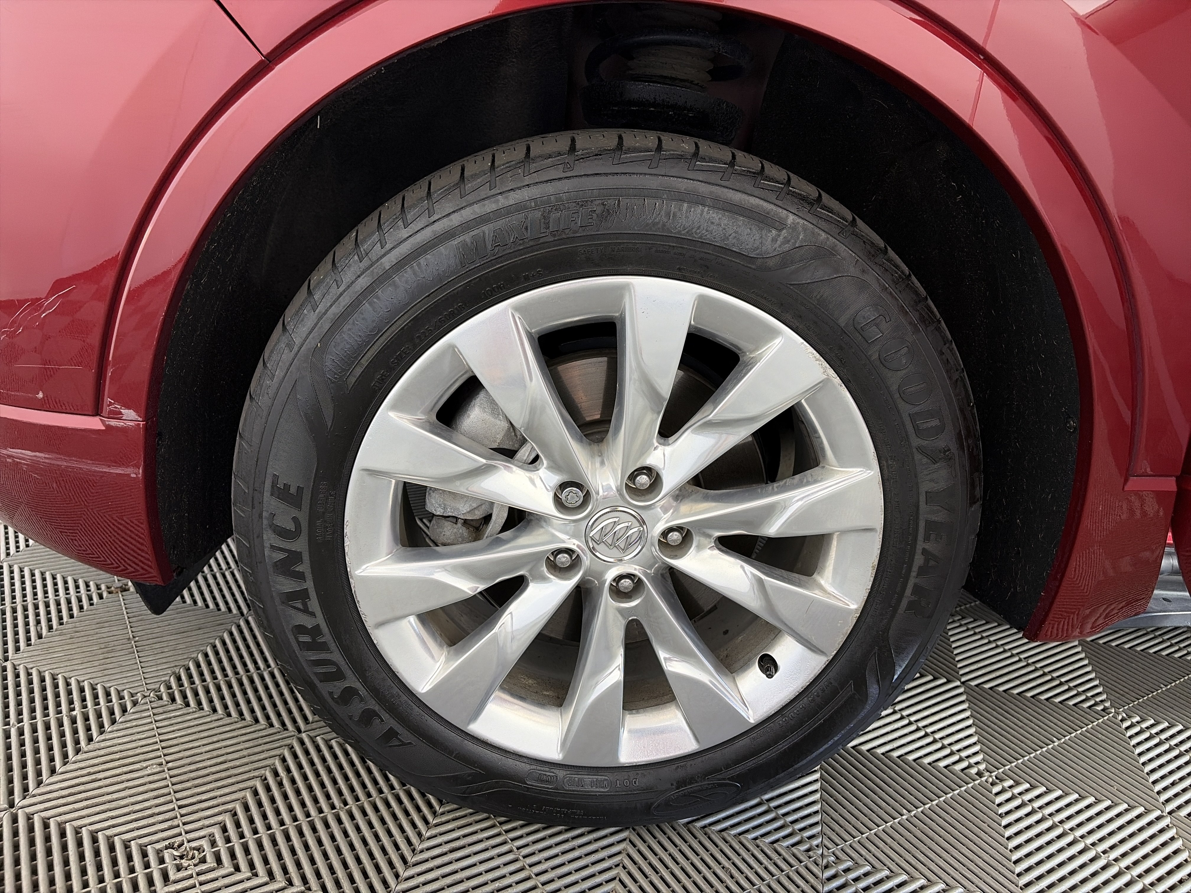 Used 2017 Buick Envision Essence AWD/4WD image 13