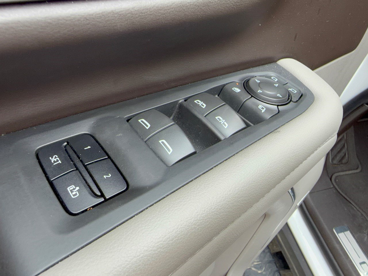 Certified 2023 Chevrolet Tahoe Z71 w/ Luxury Package AWD/4WD image 15