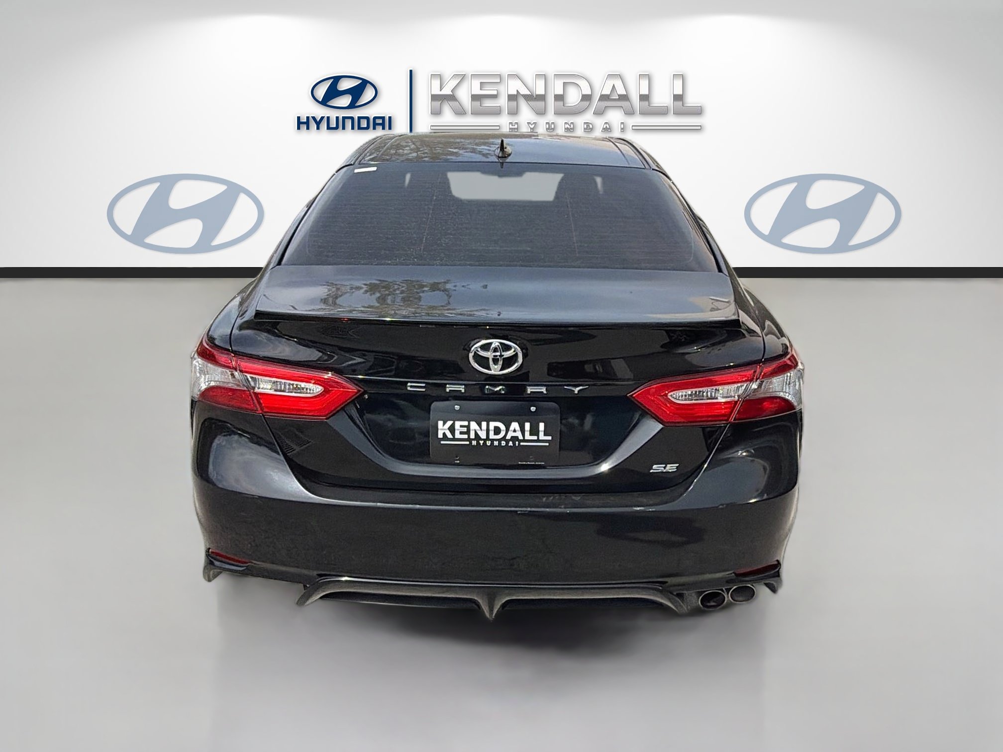 Used 2019 Toyota Camry SE FWD image 5